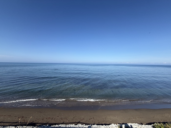 オロロンラインから眺める日本海