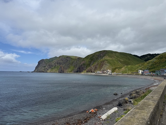 礼文島の海岸沿いの道