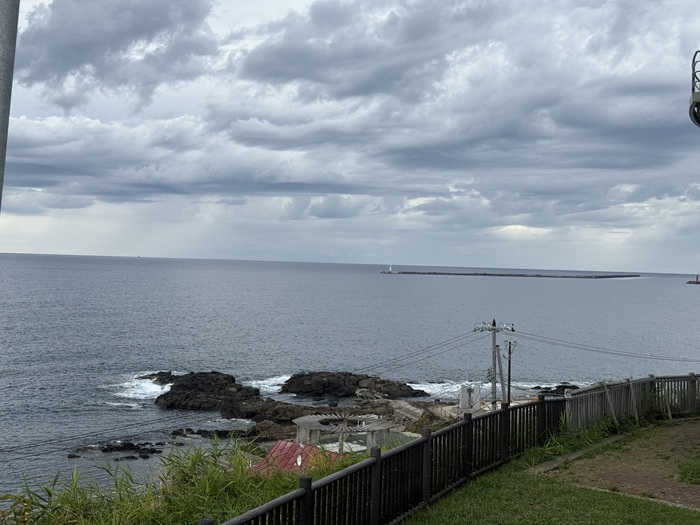 留萌の海岸と港の風景